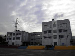 駒寄小学校外観